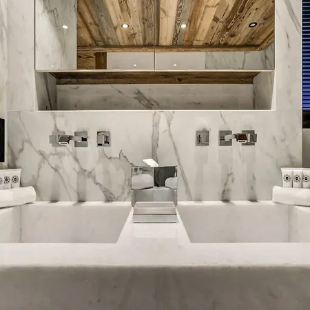 Majesty: Opulent Chalet In The Heart Of *