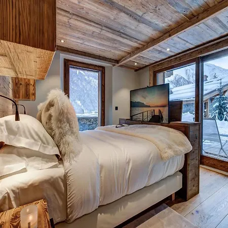Majesty: Opulent Chalet In The Heart Of Шале Церматт